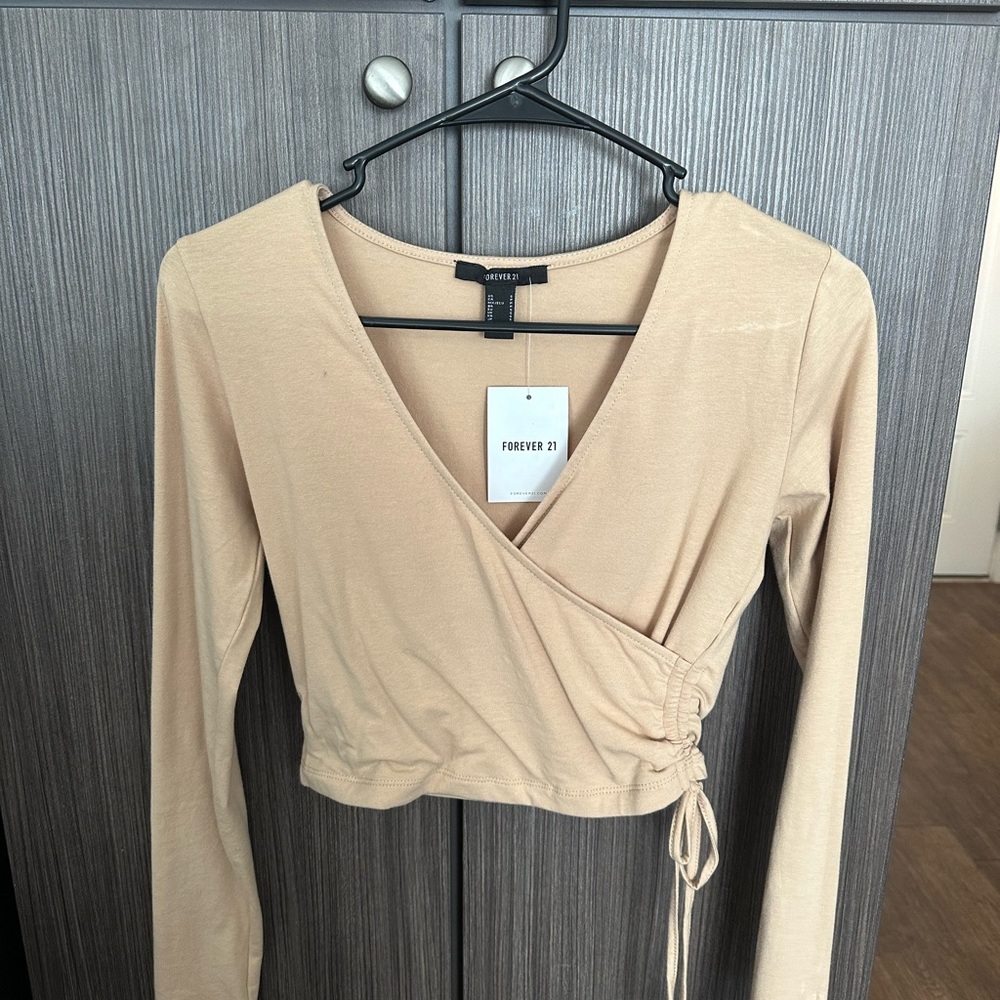 Forever 21 cropped long sleeve NEW WITH TAGS